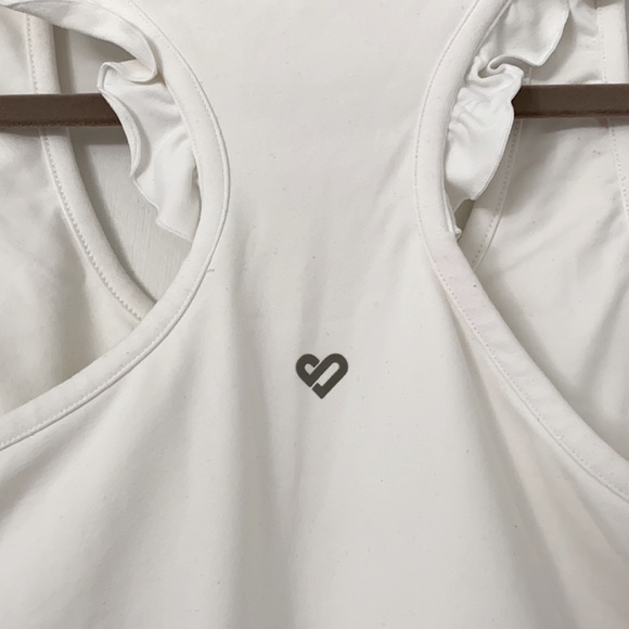 (3 / $15) Silver Icing White Activewear Tank Top - Picture 4 of 6